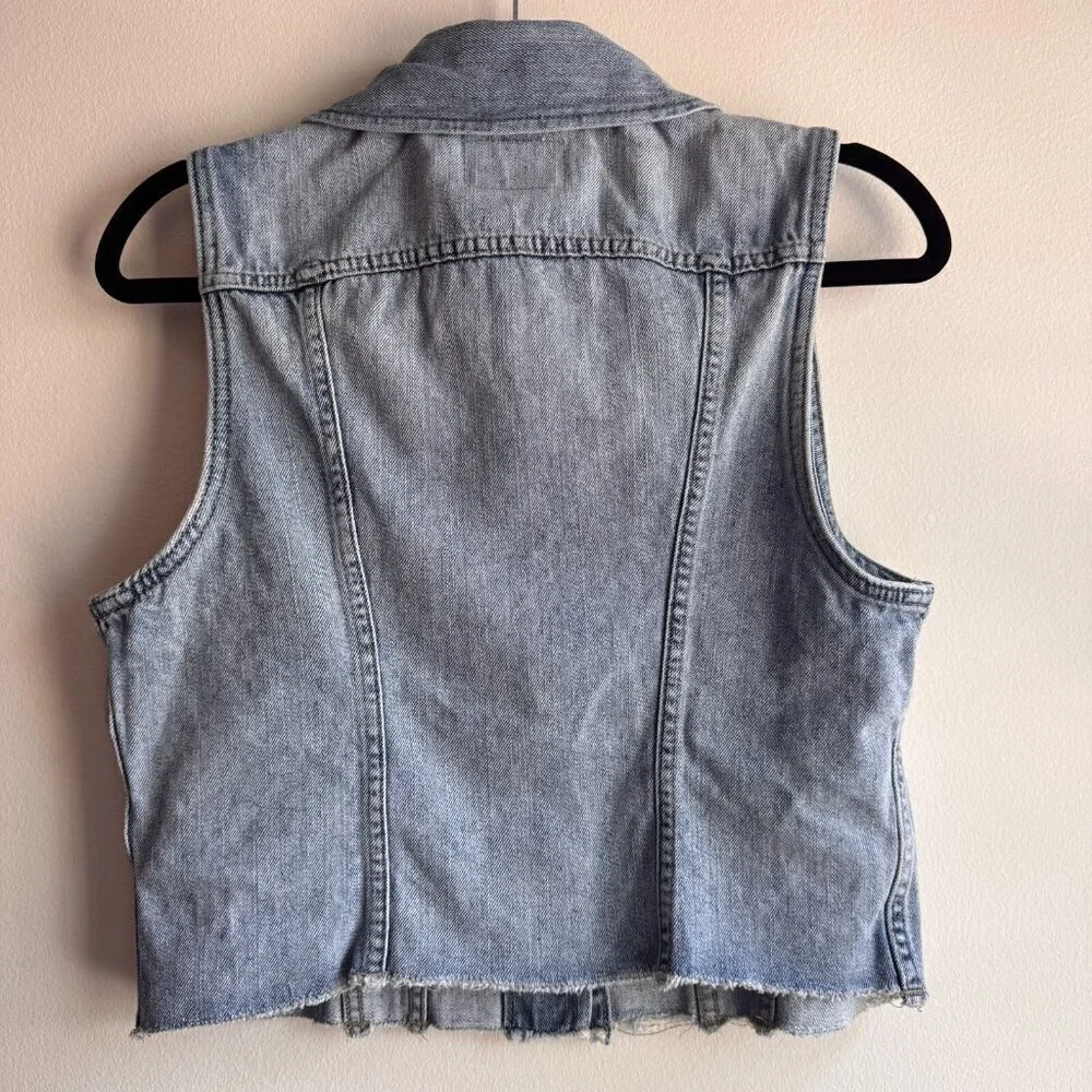 Levi's Denim Vest Snap Closure Women's Size Medium M - Picture 2 of 7
